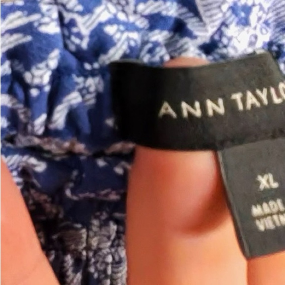 Ann Taylor Navy and Cream Tiered A-Line Skirt - Picture 9 of 9